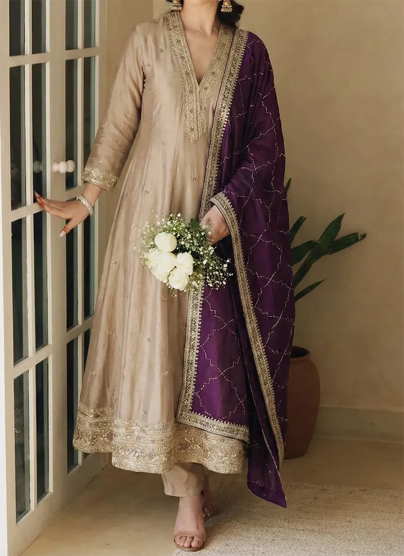Lovely Soft Beautiful Suit Set for Women's